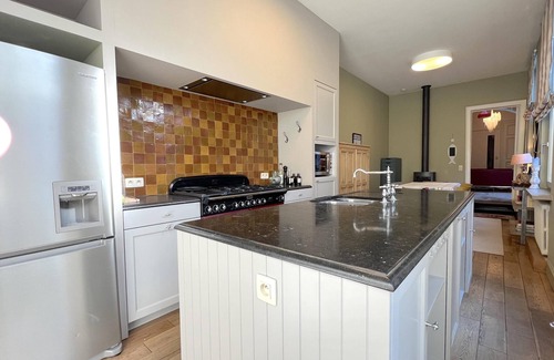 Ronse Villa | Villa with a stove and a hot tub in the Ardennes