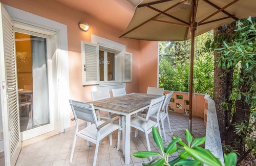 San Vincenzo Villa | Villa with air conditioning, pool and terrace