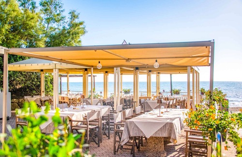 San Vincenzo Villa | Villa with air conditioning, pool and terrace