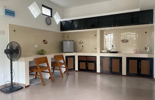 Nalagasdeniya Villa | Villa with Bed room, Bathroom, Kitchen and Dining area. 50m to beach