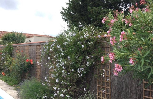 Saint-Simon House | Villa with garden and pool