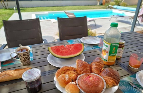 Molleges House | Villa with heated pool near the alpilles.