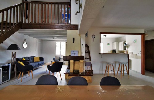 Grillon House | Villa with heated pool and fenced garden