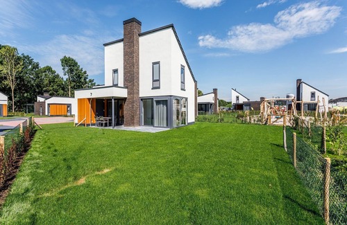 Roggel Villa | Villa with med children's room in Limburg