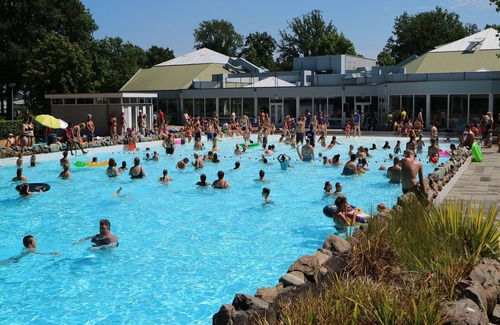 Roggel Villa | Villa with med children's room in Limburg