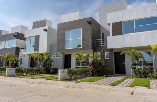 Boulevard Barra Vieja Villa | Villa with Pool Private Beach Acapulco Diamante