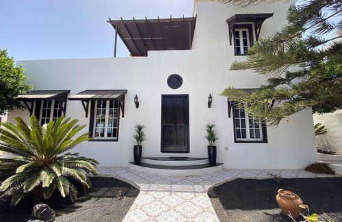 Costa Teguise House | villa with pool, 10 min from the beach, quiet, Costa Teguise