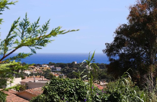 Lloret de Mar Villa | Villa with pool and sea view, ideal for 3 generations/2 families with friends
