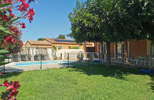 Vedene Villa | Villa with pool and garden in provence