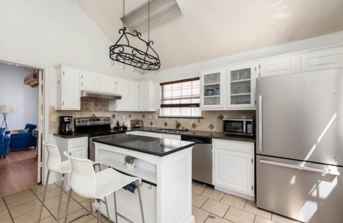 Flower Mound House | Villa with Pool, BBQ and More