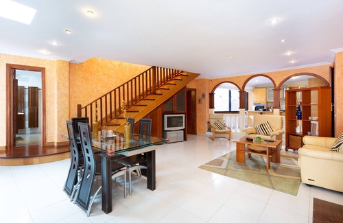 Chayofa Villa | Villa with pool for exclusive group holiday under palm trees