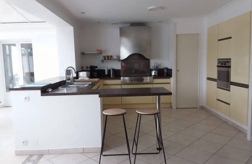 Les Mathes Villa | Villa with pool for 14 people, 5 km from beaches.