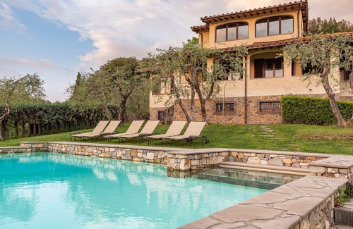 Poggibonsi Villa | Villa with pool for 12 with stunning views