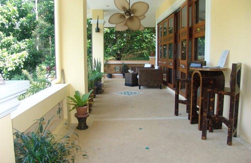 Ban Sakhu Villa | villa with pool in tropical garden