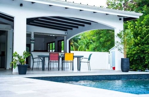 Sainte-Anne Villa | Villa with pool near the beach