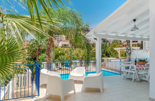 Alcamo Marina Villa | Villa with pool sleeps 10 150 meters from the beach car hire wifi or