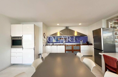 Espero-Pax Apartment | Villa with pool, walking distance to beaches