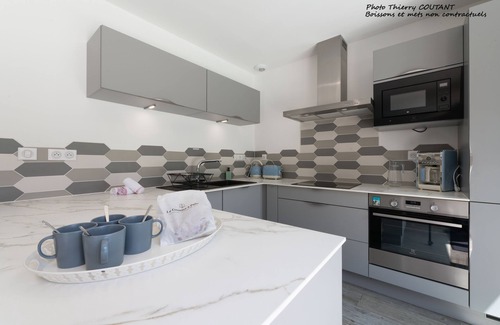 Saint-Augustin Villa | Villa with private pool and Jacuzzi on a residence with tennis