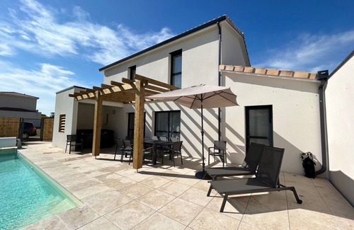 Saint-Augustin Villa | Villa with private pool and Jacuzzi on a residence with tennisn