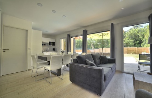 Saint-Augustin House | Villa with private pool and Jacuzzi on a residence with tennis