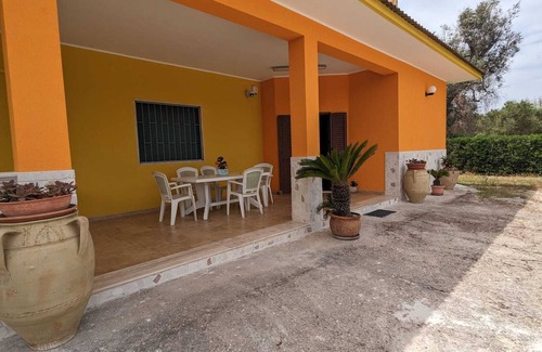 Latiano Villa | Villa with Private Garden perfect for Families and Groups in Salento