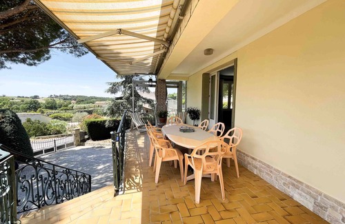 Sablet Villa | Villa with private heated pool Sablet, ideal for families and groups of friends