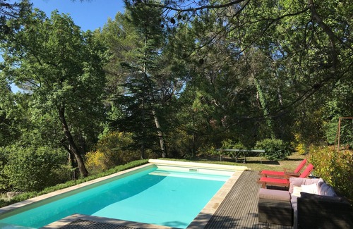 Pierrevert Villa | Villa with private pool in a quiet pine forest between Luberon and Verdon