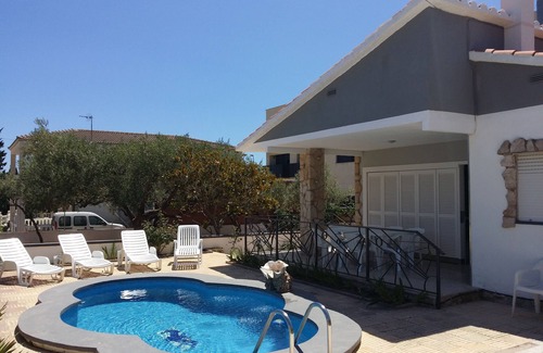 Alcanar Ski Chalet | Villa with private pool, parking, garage and garden (100m beach, 8 people)