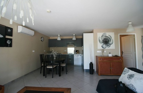Mazan House | Villa with private pool in the countryside near the village