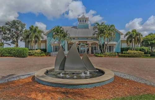 Naples Villa | VILLA with private Pool in Naples Reserve