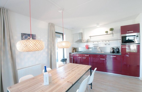 Tholen House | Villa with Sauna and Garden in Serene Setting