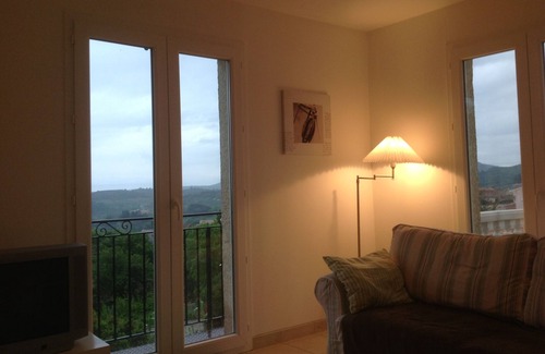 Peret Villa | Villa with stunning Views,10x5 private pool, Quiet location, WIFI,large terrace.