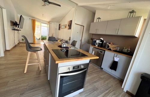 Saint-Pierre Villa | Villa with swimming pool close to the town center and 3km from the St Pierre lagoon