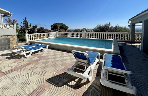 Pau Villa | Villa with swimming pool