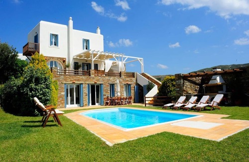 Kato Fellos House | Villa with view of the water