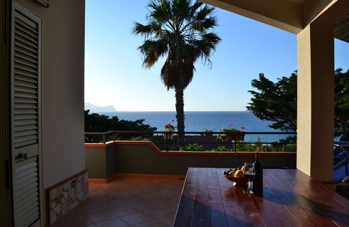 Alcamo Marina Villa | VILLA WITH VIEWS OF THE SEA 200 METERS FROM A BROAD BEACH SAND