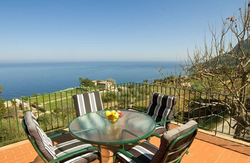 Banyalbufar Villa | Villa with Wi-Fi and stunning sea views.