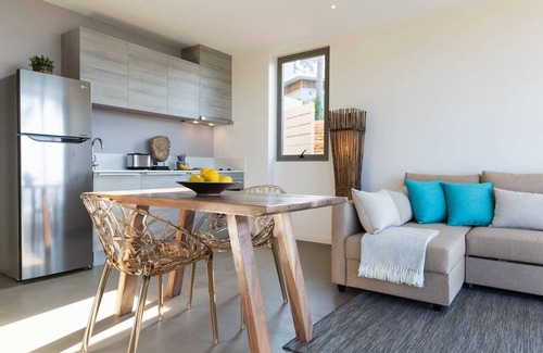 Chaweng City Center Villa | Villa Yao Noi Como 1Br Ocean View