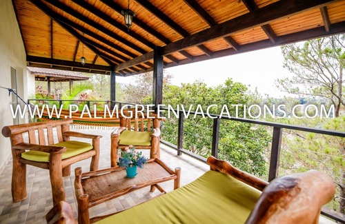 Jarabacoa Villa | VILLA YELLOW DOOR PRIVATE BBQ AND POOL ACCESS