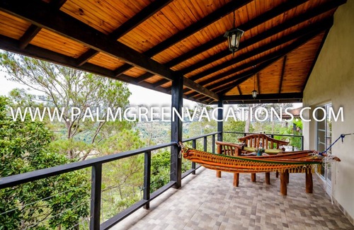 Jarabacoa Villa | VILLA YELLOW DOOR PRIVATE BBQ AND POOL ACCESS