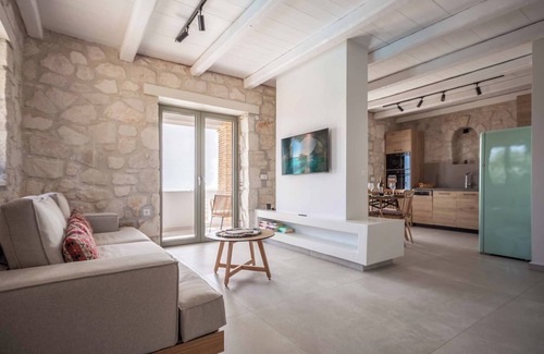 Xirokastello Villa | Villa Yiannis - Two Bedroom Villa, Sleeps 4