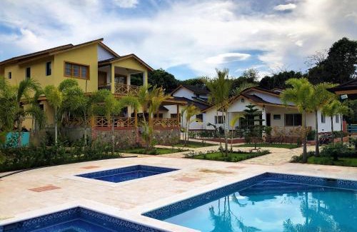 La Vega Province House | Villa Yisbel By Hospedify - Villa con Piscina, jacuzzi, mesa de billas, y cancha de Basketball