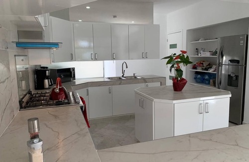 Zona Hotelera House | Villa Zafiro with 4 bedrooms. 11 people at 0.12 miles from the beach.