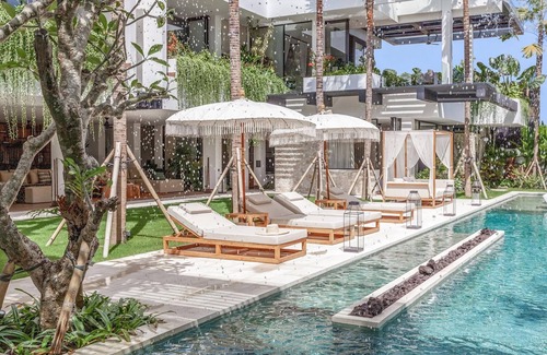 Babakan Villa | VILLA ZENO ARETE