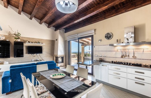 Avola Villa | Villa Zora - Four Bedroom Villa, Sleeps 9