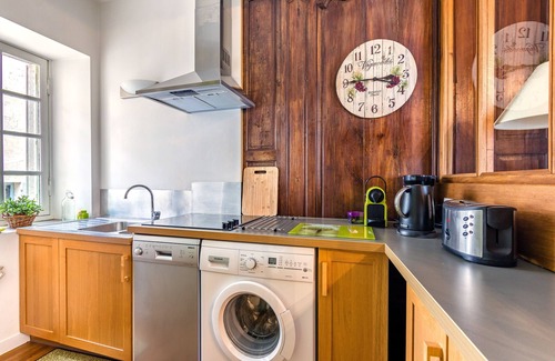 Amboise Apartment | VillaConcorde Elegant & historic Apart, 5 pers prime location in Amboise