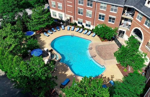 Corryville Apartment | Village 2BD 6 - Two Bedroom Apartment, Sleeps 4