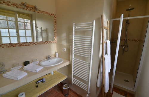 Noisy-le-Roi Villa | Village apartment - 3/4 rooms (approx. 70m2) on the ground floor on 3 levels