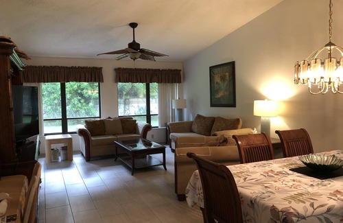 Sarasota Villa | Village Des Pins in Sunny Sarasota