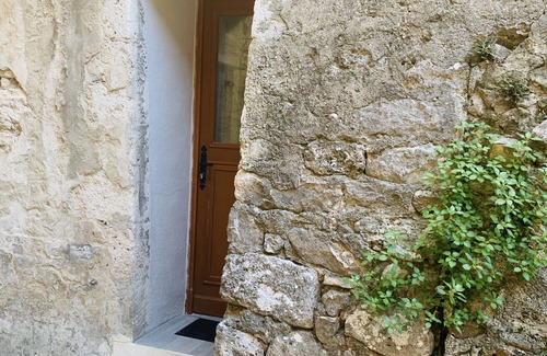 Chateauneuf-du-Rhone House | Village house in the heart of medieval Drôme at the gateway to the Ardèche